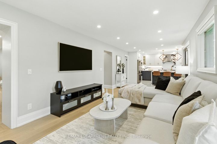 Photo 13 at 1245 Bramblewood Lane, Lorne Park, Mississauga
