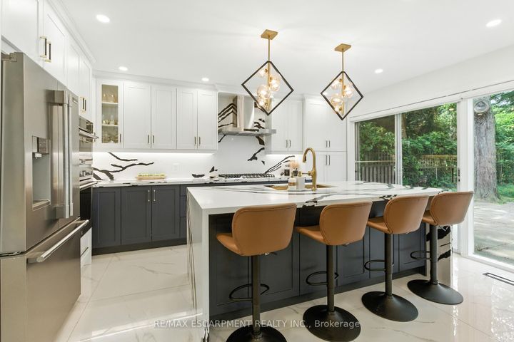 Photo 14 at 1245 Bramblewood Lane, Lorne Park, Mississauga