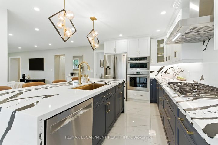 Photo 15 at 1245 Bramblewood Lane, Lorne Park, Mississauga