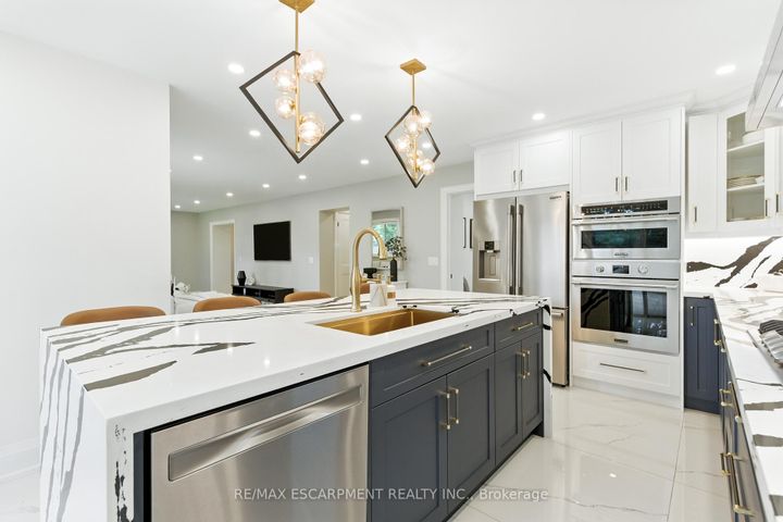 Photo 16 at 1245 Bramblewood Lane, Lorne Park, Mississauga