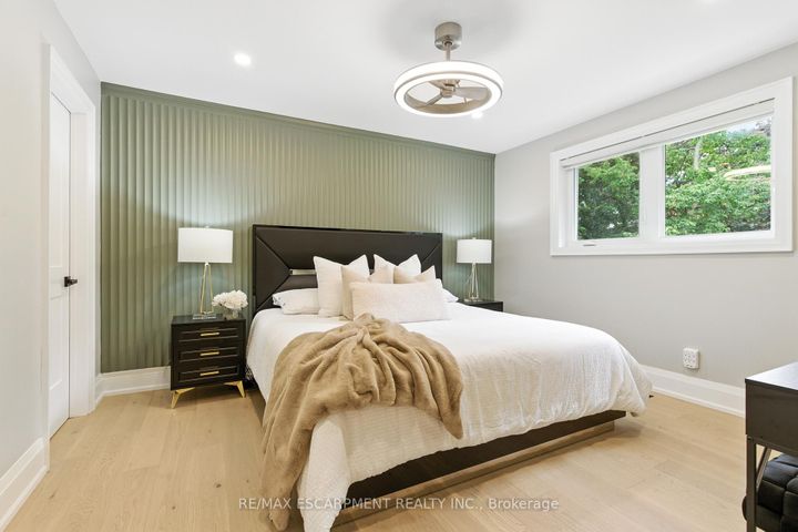 Photo 25 at 1245 Bramblewood Lane, Lorne Park, Mississauga