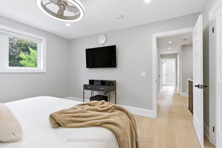 Photo 27 at 1245 Bramblewood Lane, Lorne Park, Mississauga