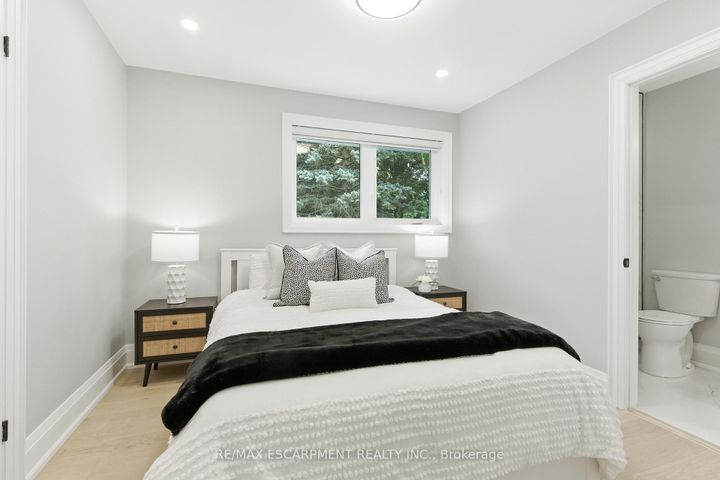 Photo 34 at 1245 Bramblewood Lane, Lorne Park, Mississauga