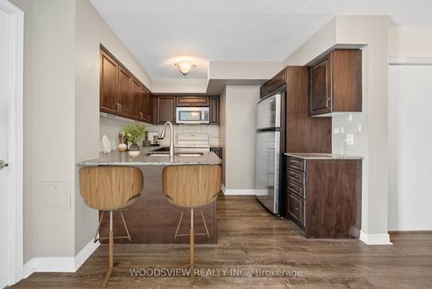 Photo 4 at 233 - 60 Fairfax Crescent, Birchmount, Toronto
