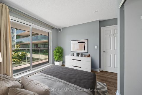 Photo 8 at 233 - 60 Fairfax Crescent, Birchmount, Toronto