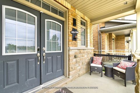 Photo 3 at 40 Killington Avenue, Kleinburg, Vaughan