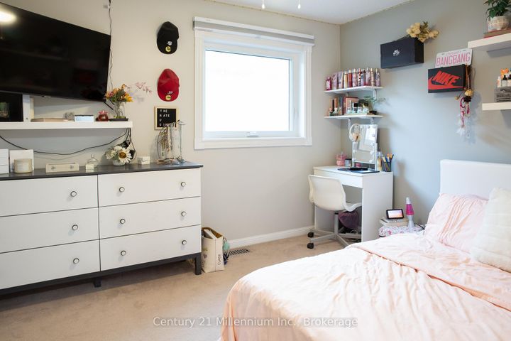 Photo 14 at 84 Weather Vane Lane, Fletcher's Creek Village, Brampton