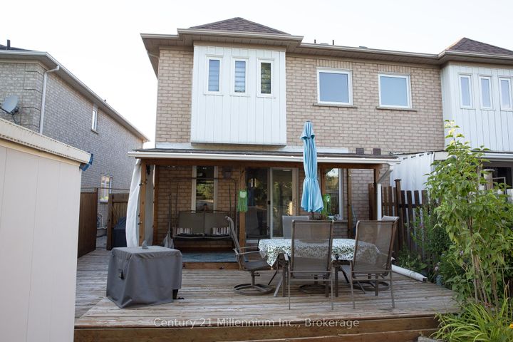 Photo 18 at 84 Weather Vane Lane, Fletcher's Creek Village, Brampton