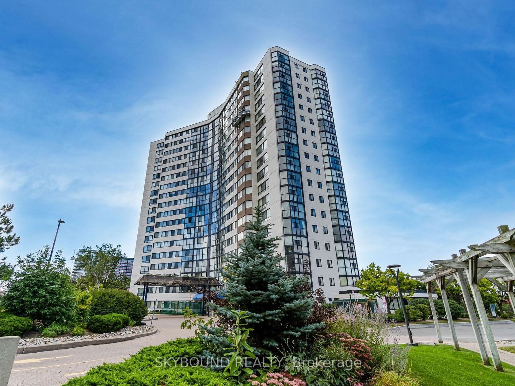 808 - 1360 Rathburn Road E, Rathwood, Mississauga 