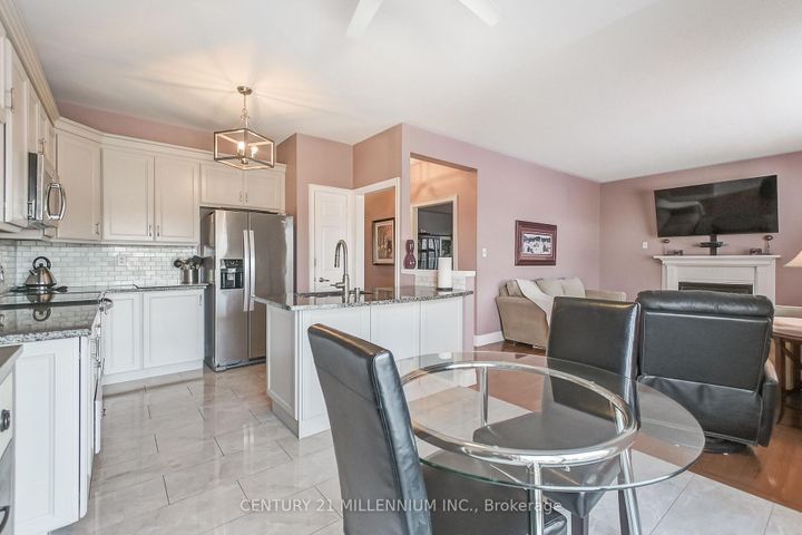 Photo 11 at 6 Collingwood Avenue, Snelgrove, Brampton