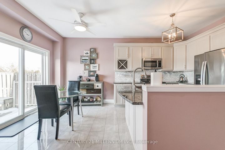 Photo 12 at 6 Collingwood Avenue, Snelgrove, Brampton