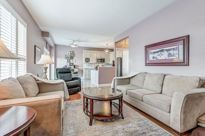Photo 14 at 6 Collingwood Avenue, Snelgrove, Brampton