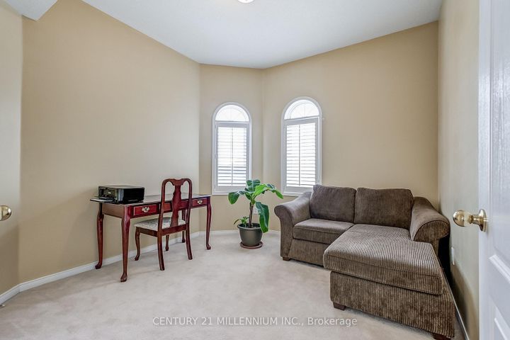 Photo 19 at 6 Collingwood Avenue, Snelgrove, Brampton