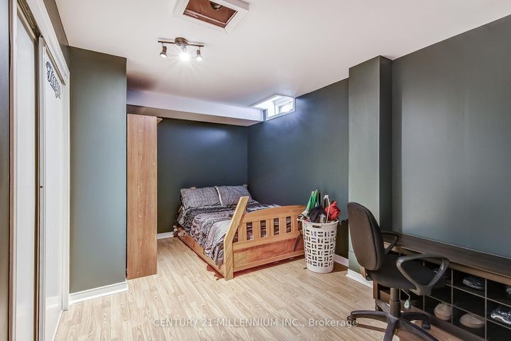 Photo 28 at 6 Collingwood Avenue, Snelgrove, Brampton