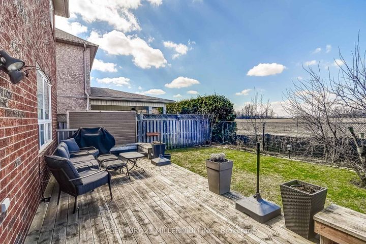 Photo 31 at 6 Collingwood Avenue, Snelgrove, Brampton