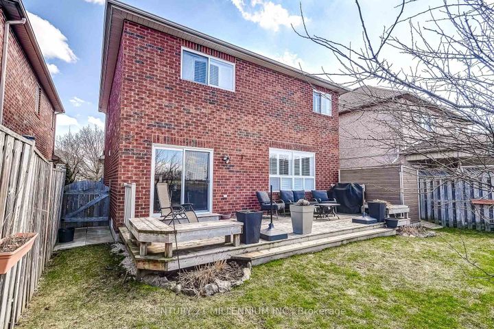 Photo 33 at 6 Collingwood Avenue, Snelgrove, Brampton