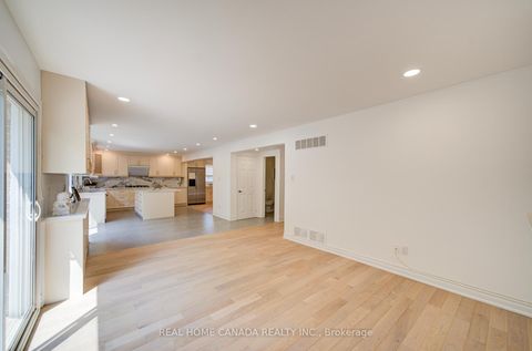 Photo 13 at 20 Saddletree Drive, Steeles, Toronto