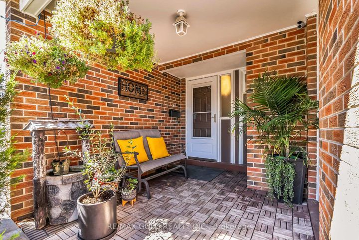 Photo 3 at 7 - 3065 Lenester Drive, Erindale, Mississauga