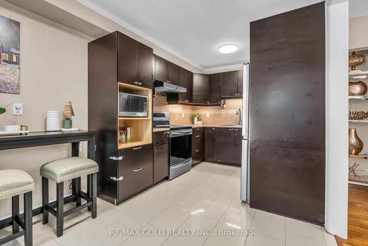 Photo 9 at 7 - 3065 Lenester Drive, Erindale, Mississauga
