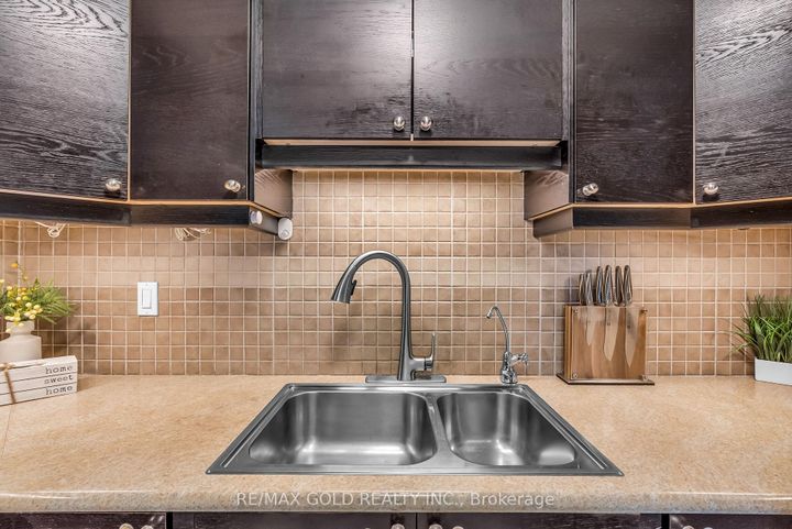 Photo 12 at 7 - 3065 Lenester Drive, Erindale, Mississauga