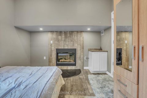 Photo 10 at 30 Rosenfeld Drive, Grove East, Barrie