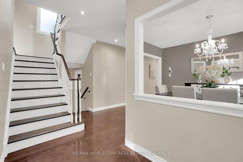 Photo 6 at 25 Aztec Court, Westbrook, Richmond Hill Photo 6 at 25 Aztec Court, Westbrook, Richmond Hill