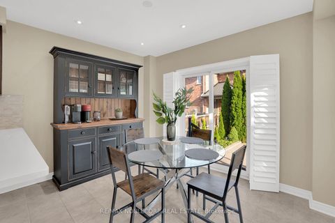 Photo 16 at 25 Aztec Court, Westbrook, Richmond Hill