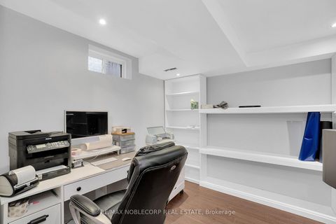 Photo 31 at 25 Aztec Court, Westbrook, Richmond Hill