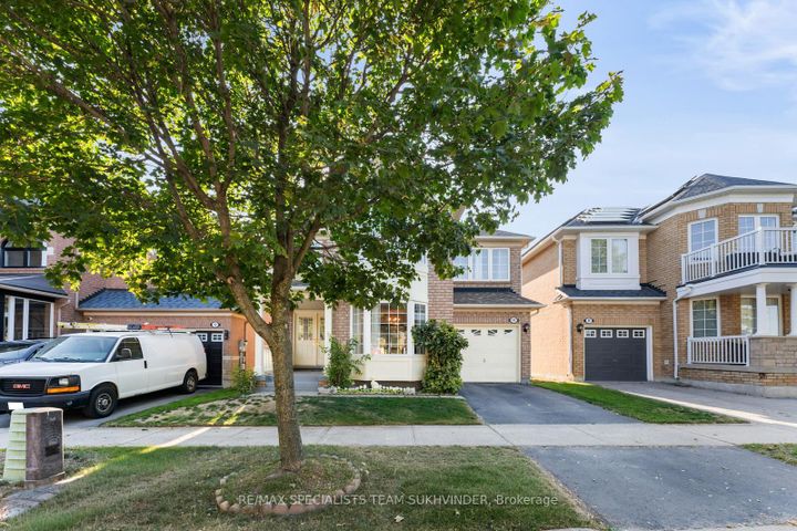 Photo 1 at 14 Tower Bridge Crescent, Berczy, Markham