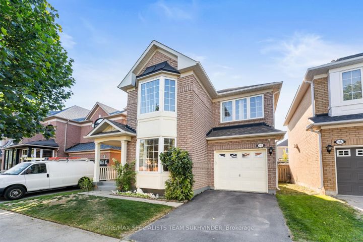 Photo 4 at 14 Tower Bridge Crescent, Berczy, Markham