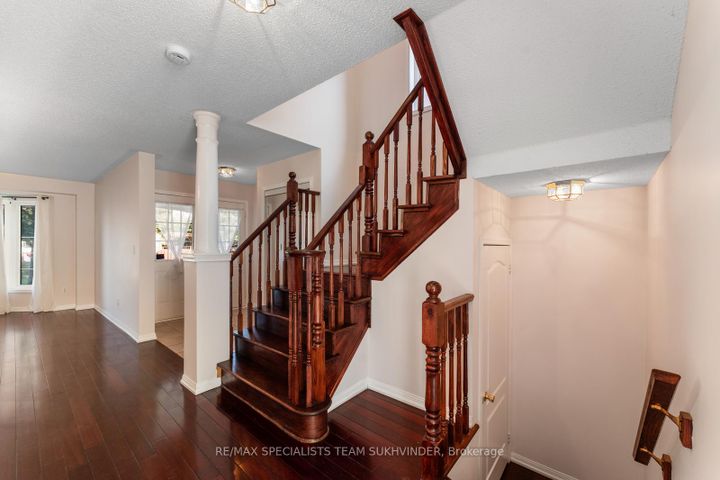 Photo 21 at 14 Tower Bridge Crescent, Berczy, Markham