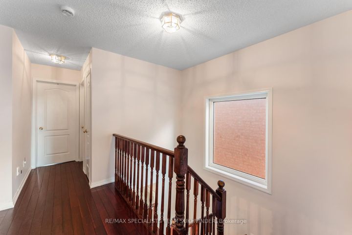 Photo 22 at 14 Tower Bridge Crescent, Berczy, Markham