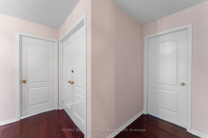 Photo 23 at 14 Tower Bridge Crescent, Berczy, Markham