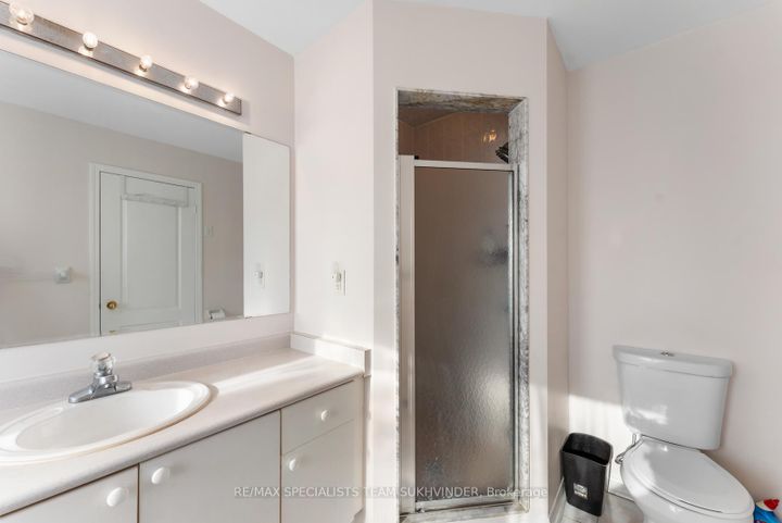Photo 27 at 14 Tower Bridge Crescent, Berczy, Markham