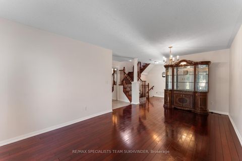 Photo 10 at 14 Tower Bridge Crescent, Berczy, Markham