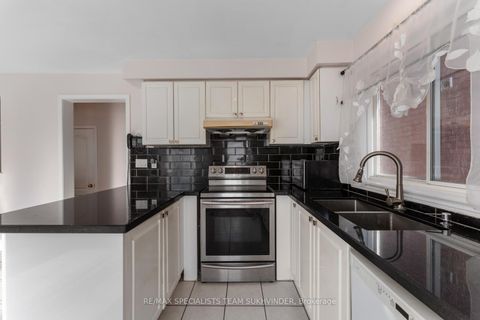 Photo 16 at 14 Tower Bridge Crescent, Berczy, Markham