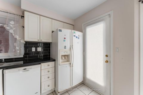 Photo 19 at 14 Tower Bridge Crescent, Berczy, Markham