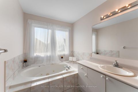 Photo 26 at 14 Tower Bridge Crescent, Berczy, Markham