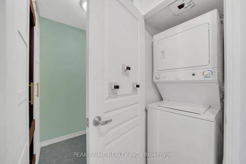Photo 17 at 306 - 308 Palmerston Avenue, Bellwoods, Toronto