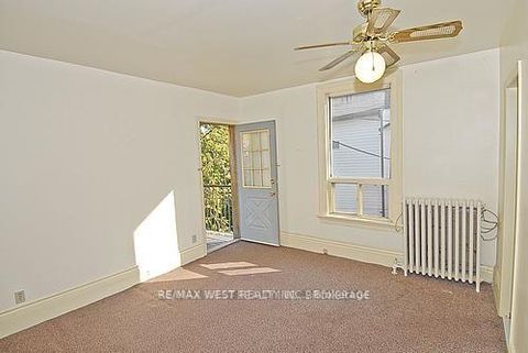 Photo 13 at 124 Baldwin Street, Chinatown, Toronto Photo 13 at 124 Baldwin Street, Chinatown, Toronto