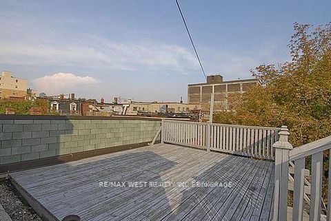 Photo 15 at 124 Baldwin Street, Chinatown, Toronto Photo 15 at 124 Baldwin Street, Chinatown, Toronto