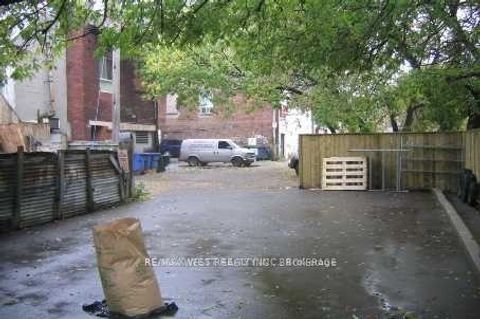 Photo 21 at 124 Baldwin Street, Chinatown, Toronto Photo 21 at 124 Baldwin Street, Chinatown, Toronto