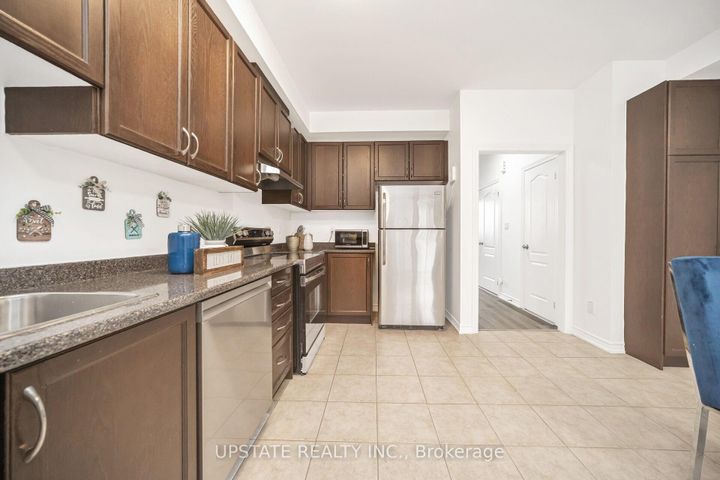 Photo 11 at 5 Telegraph Street, Heart Lake East, Brampton