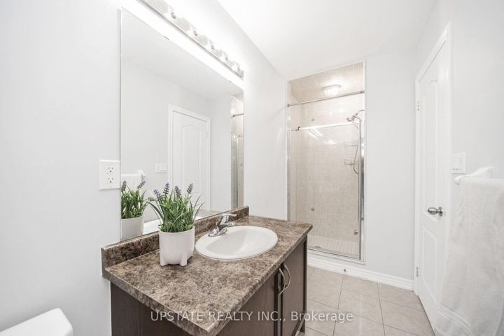 Photo 31 at 5 Telegraph Street, Heart Lake East, Brampton