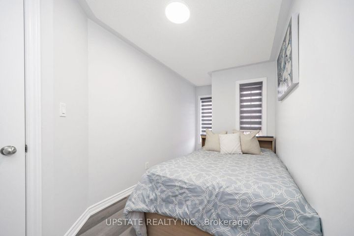 Photo 34 at 5 Telegraph Street, Heart Lake East, Brampton