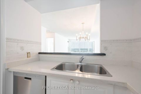 Photo 11 at 1707 - 8 Lee Centre Drive, Woburn, Toronto