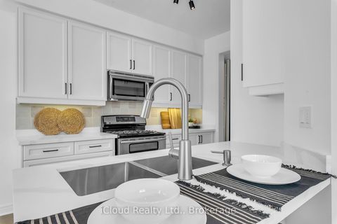 Photo 20 at 18 - 2295 Rochester Circle, BC Bronte Creek, Oakville