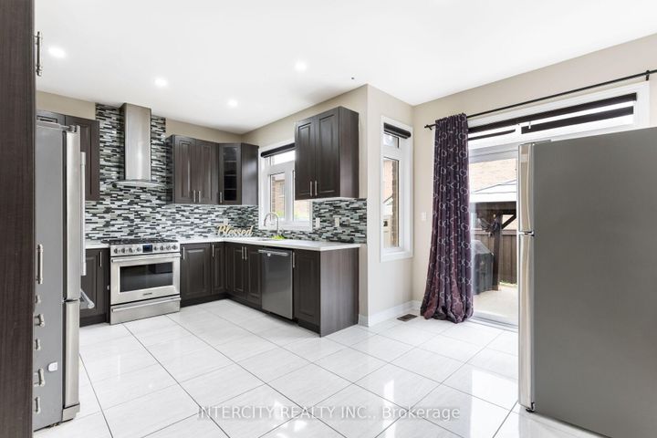 Photo 17 at 20 Russell Creek Drive, Wellington, Brampton