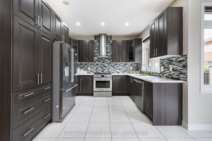 Photo 19 at 20 Russell Creek Drive, Wellington, Brampton