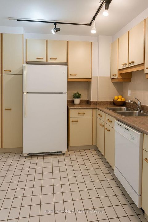 Photo 6 at PH11 - 45 Carlton Street, Yonge Corridor, Toronto